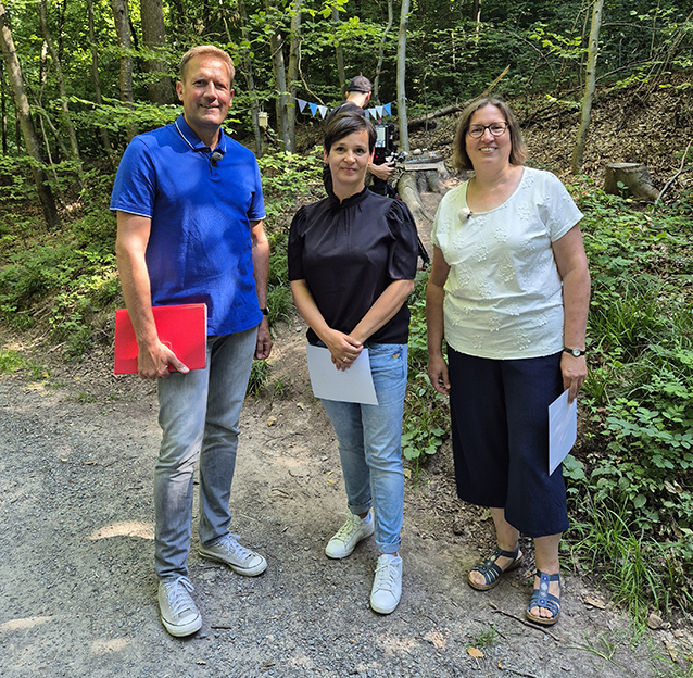 SWR3-Dreharbeiten für Stadt-Land-Quiz mit Jens Hübschen, Yvonne Blesch und Eva Neuschäfer auf dem Leimener Wichtelpfad.